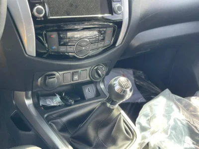 2025 Nissan Navara Double Cab 2.5L 4 Cylinders Petrol 4WD White Black Pick UP