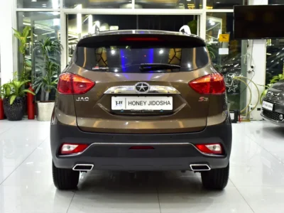 2019 JAC S3 Luxury 4 Cylinder Petrol Engine Brown Black Crossover GCC Specs