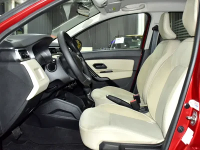 2022 Renault Duster Comfort 4 Cylinder Petrol Engine Red Beige Crossover