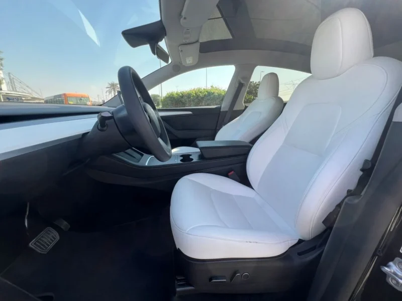 2023 Tesla Model Y Electric Vehicle Black White SUV GCC Specs 4WD