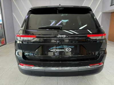 2025 Jeep Grand Cherokee 4XE 2.0L Turbo I-4 PHEV Black SUV AWD