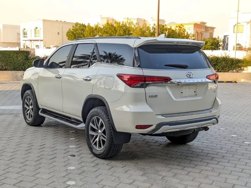2020 TOYOTA FORTUNER VXR V6 4.0L GCC Specs White Brown SUV