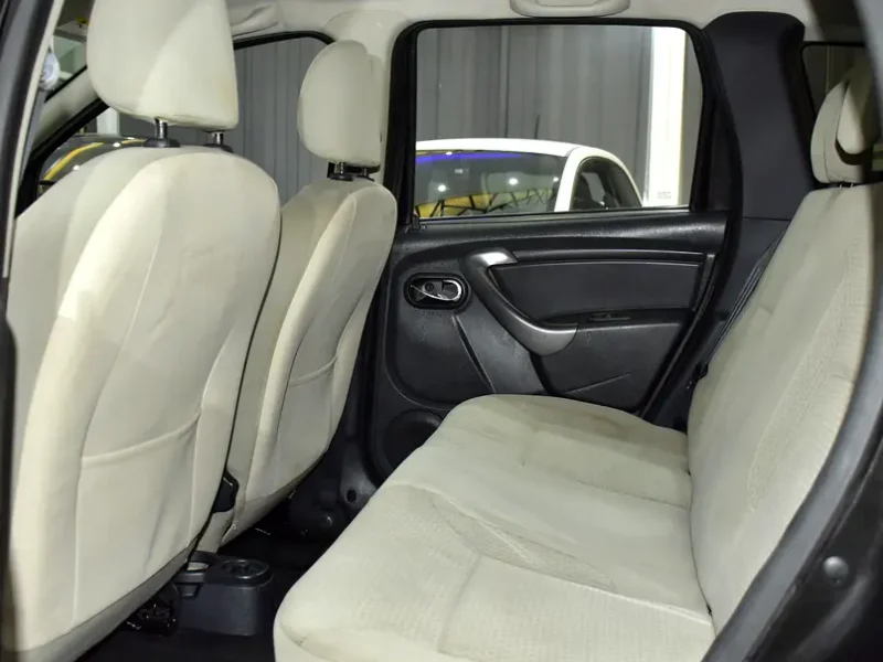 2016 Renault Duster SE Plus 4 Cylinders Petrol Engine Black Beige Crossover GCC