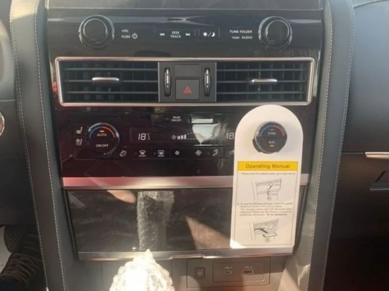 2022 Nissan Patrol LE Titanium 5.6L 8 Cylinder Petrol Engine White Tan SUV GCC