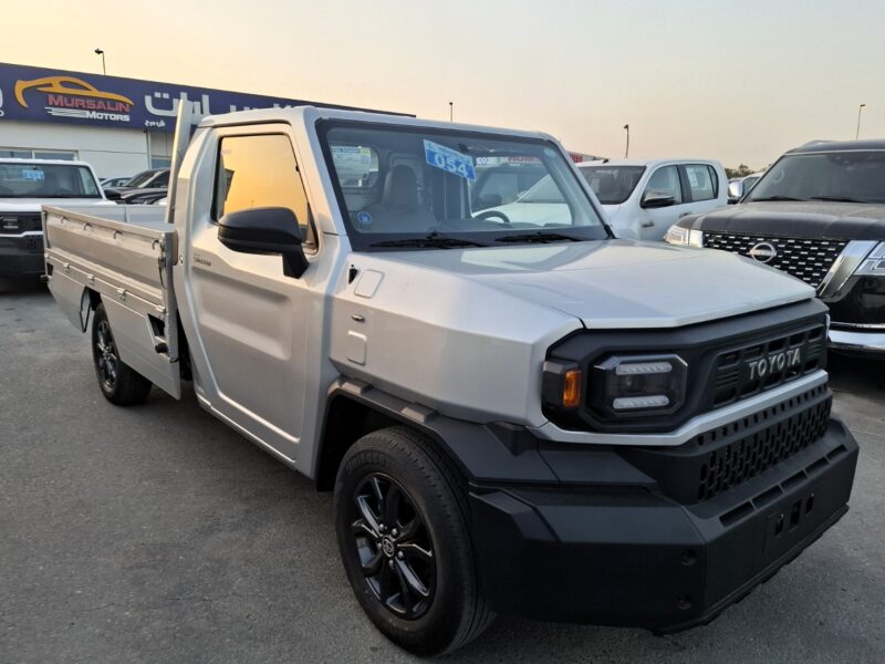 2026 Toyota Hilux Tamaraw 2.4L 4 Cylinder SC Pickup Diesel White Black Pick Up