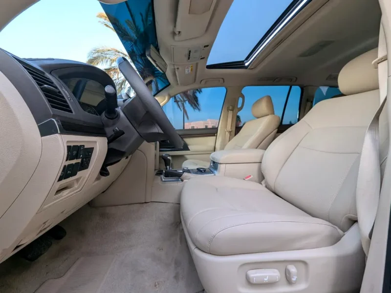 2020 Toyota Land Cruiser GXR TOP 8 Cylinders Engine Black Beige SUV GCC