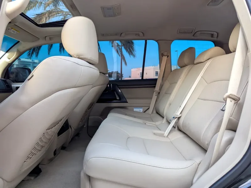 2020 Toyota Land Cruiser GXR TOP 8 Cylinders Engine Black Beige SUV GCC