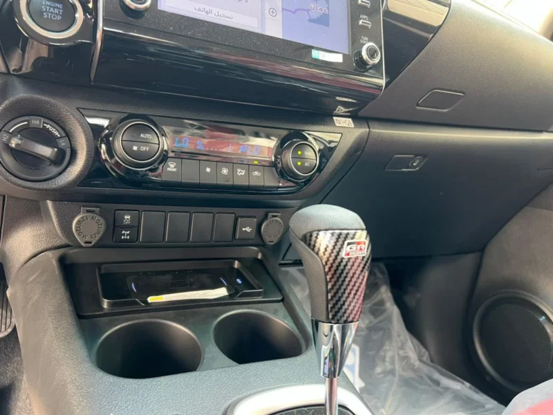 2026 TOYOTA HILUX 2.4L 4 Cylinder DIESEL GR-SPORTS 4X4 FULL OPTION White Black