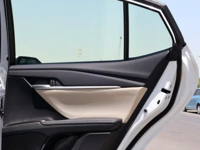 2025 Toyota Camry LE 4 Cylinder Hybrid Engine White Beige Sedan GCC Specs