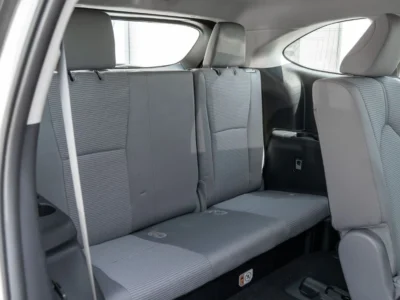 2025 Toyota Highlander GLE 2.5 4 Cylinder Engine AT Hybrid White Grey SUV