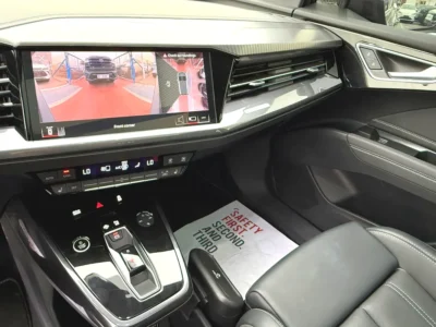 2024 Audi Q4 e-tron 40 Electric Car Grey Black SUV 450 - 550 KM Range