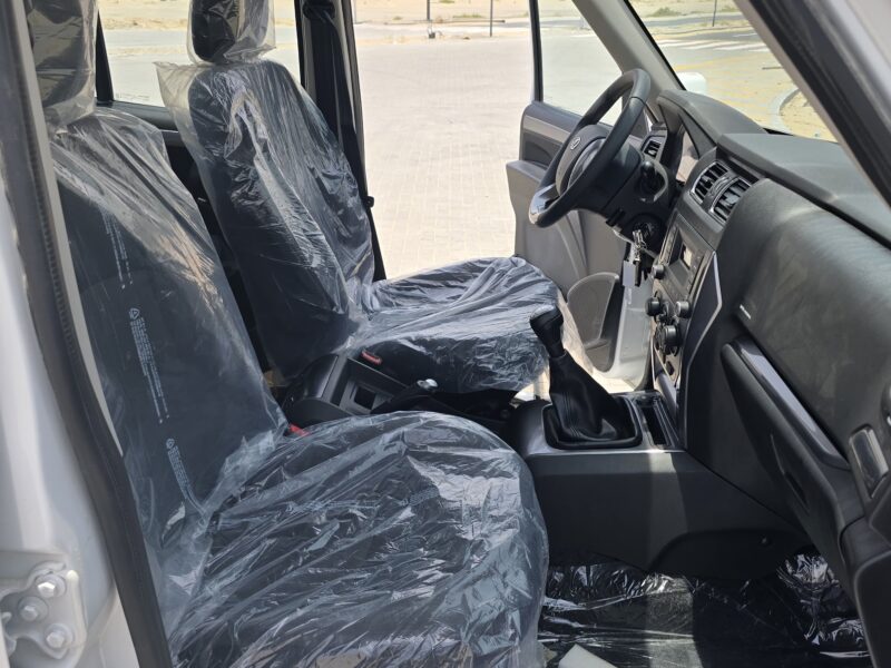 2025 Mahindra S6 Pickup 4x4 DC MT 2.2L 4 Cylinder Engine Diesel White Black