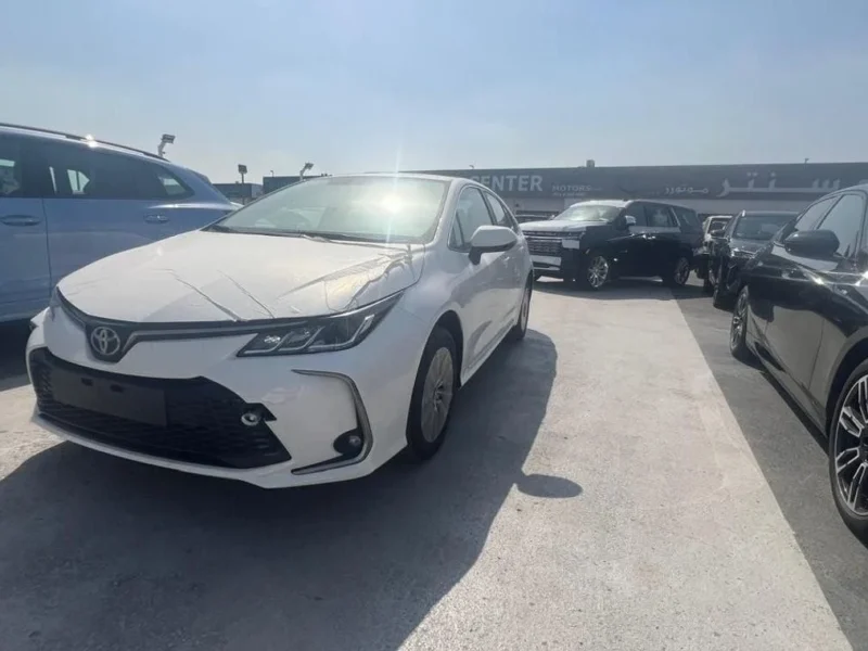2023 TOYOTA COROLLA 1.6 Litres 4 Cylinders Petrol Engine White Beige Sedan