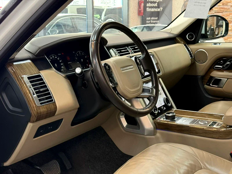 2019 Land Rover Range Rover HSE TOP6 Cylinder Petrol Engine White Beige SUV