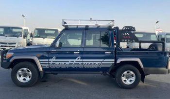 2019 Toyota Land Cruiser 4.5 Litres V8 Turbo Diesel Engine Blue Grey SUV