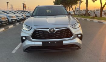 2021 Toyota Kluger GXL 2.5-litre 4-cylinder Petrol-Electric Hybrid Engine Silver Black SUV