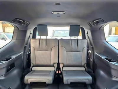 2026 Toyota Land Cruiser VX 4.0L PETROL V6 White Black SUV GCC Specs