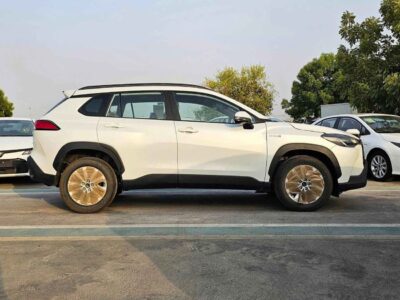2024 Toyota Corolla Cross HYBRID1.8L AT 4 Cylinders Engine White Tan SUV