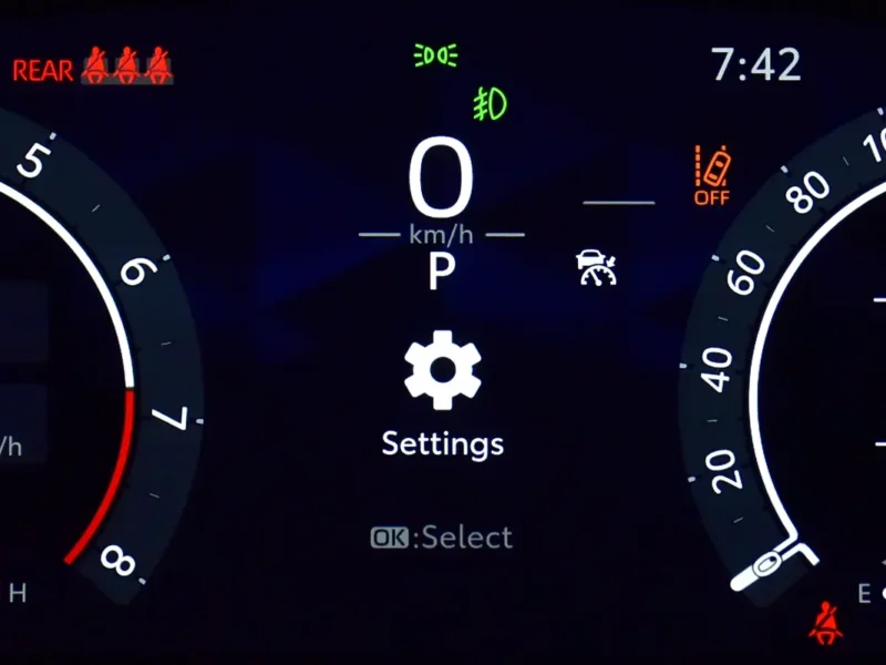 2025 Toyota Camry GLE 4 Cylinder Petrol Engine White Tan Sedan GCC Specs