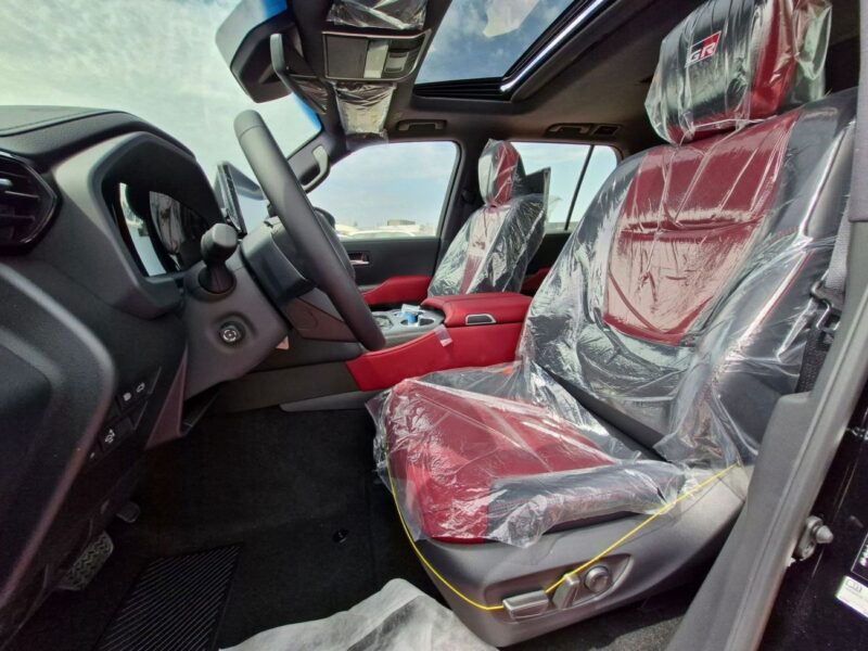 2026 TOYOTA LAND CRUISER GRS 3.3L 6 Cylinder Petrol Engine Black Red SUV