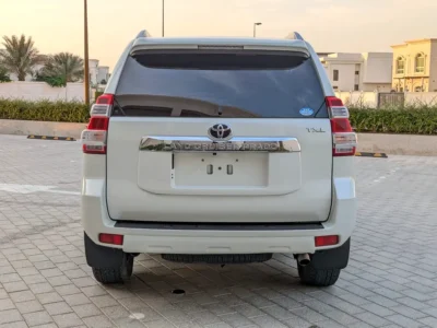 2017 TOYOTA PRADO GCC V4 2.7L White Beige SUV IN EXCELLENT CONDITION
