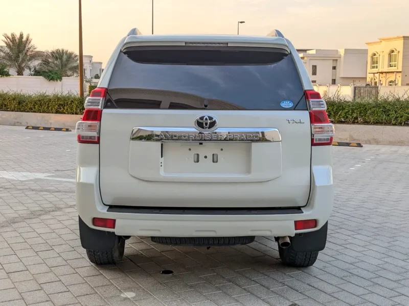 2017 TOYOTA PRADO GCC V4 2.7L White Beige SUV IN EXCELLENT CONDITION