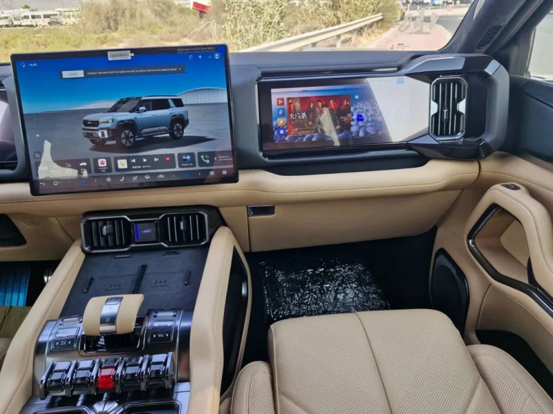 2025 BYD Leopard 8 Smart and Brave Flagship Edition Electric Black Beige SUV