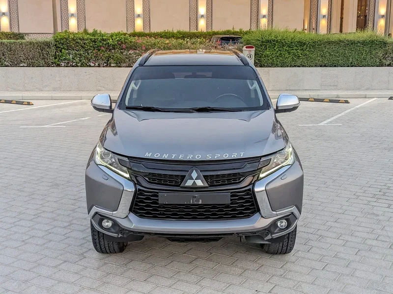 2019 Mitsubishi Montero Sport GLS 4WD Top Line 4 Cylinders Grey Brown SUV