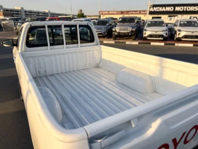 2026 TOYOTA HILUX DLX 2.4L 4 Cylinders Diesel GCC White Black Pick UP
