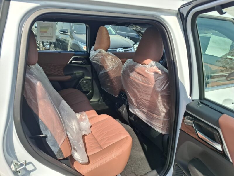 2026 Mitsubishi Outlander P Line 2.5 Litres 4 Cylinder Petrol Engine White Tan SUV