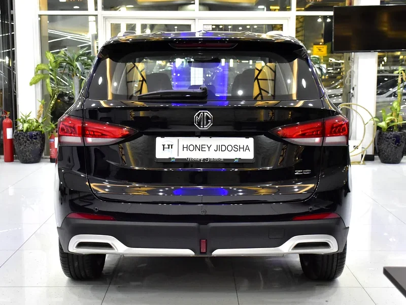 2026 MG ZS Luxury 4 Cylinder Petrol Engine Black Crossover GCC Specs