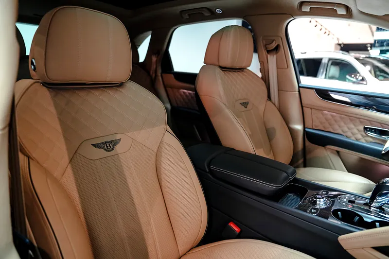 2022 Bentley Bentayga ORIGINAL MANSORY KIT WITH CERTIFICATE 8 Cylinders Petrol Engine Black Beige SUV