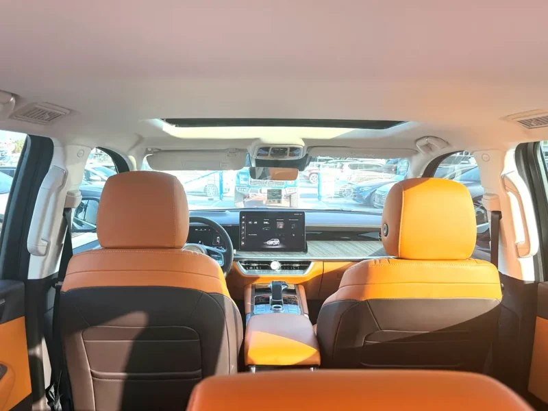 2025 GWM Tank 500 SIGNATURE 4 Cylinder Hybrid Engine Black Orange SUV