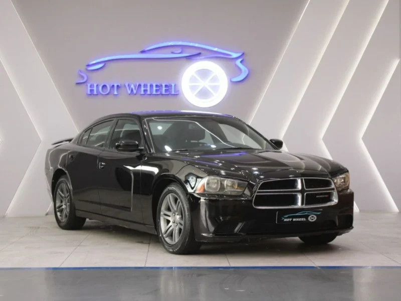 2013 Dodge Charger SXT 6 Cylinders Petrol Engine Black Sedan RWD GCC Specs