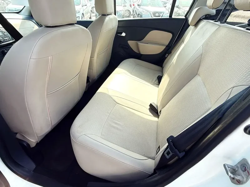 2020 Renault Symbol LE 4 Cylinders Petrol Engine White Beige Sedan GCC Specs