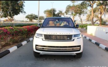 2024 Land Rover Range Rover 3.0L Turbocharged inline-6 Engine White Beige SUV