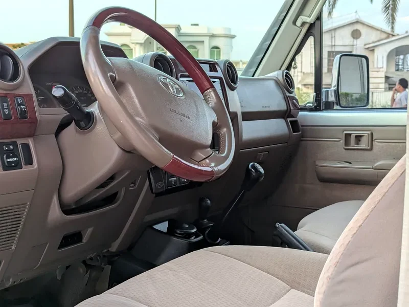 2018 Toyota Land Cruiser 79 series Other DIESEL V8 Engine 4.5 Litres Silver Beige Pickup