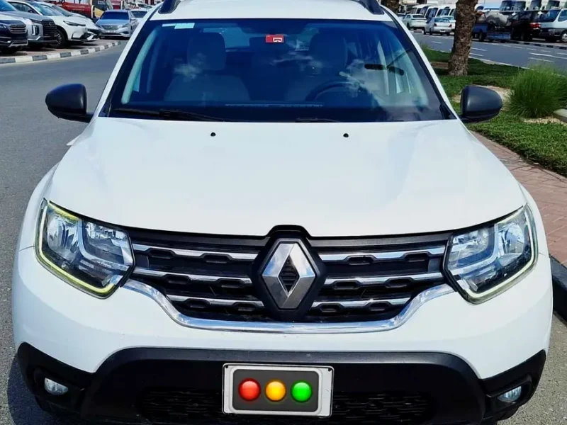 2019 Renault Duster SE 4 Cylinder Petrol Engine White Beige SUV GCC Specs