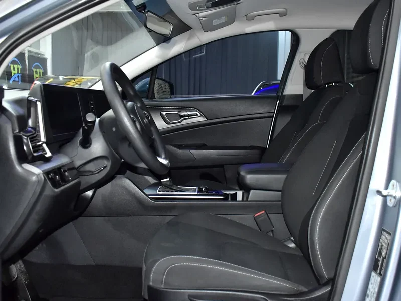 2023 Kia Sportage Mid 4 Cylinder Petrol Engine Silver Black SUV GCC Specs