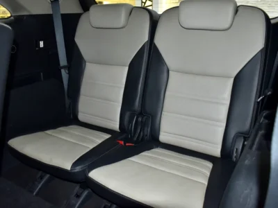 2016 Kia Sorento DLX 6 Cylinders Petrol Engine Black Beige SUV AWD GCC Specs