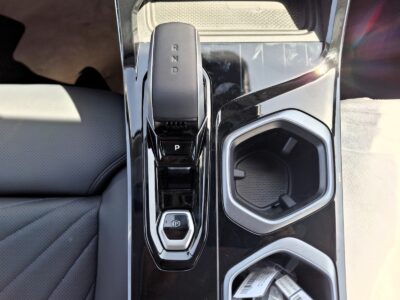 2025 Geely Starray 2.0 Liters 4 Cylinder Engine Glossy Blue Black SUV AT Petrol