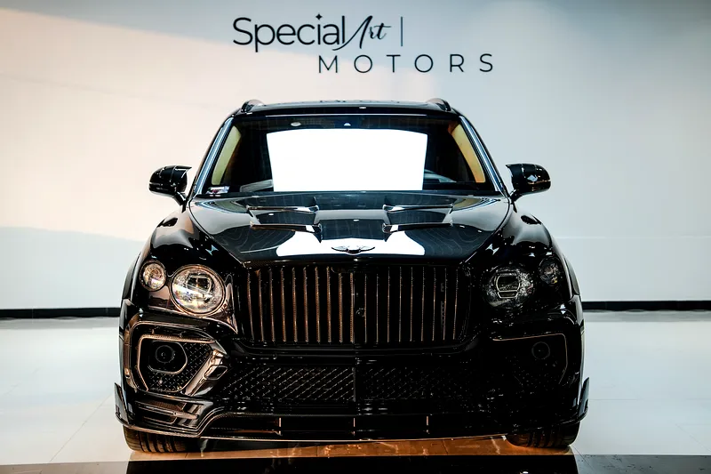 2022 Bentley Bentayga ORIGINAL MANSORY KIT WITH CERTIFICATE 8 Cylinders Petrol Engine Black Beige SUV