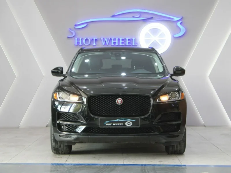 2019 Jaguar F-Pace 25T 2.0 liter 4-Cylinder Petrol Engine Black SUV Automatic