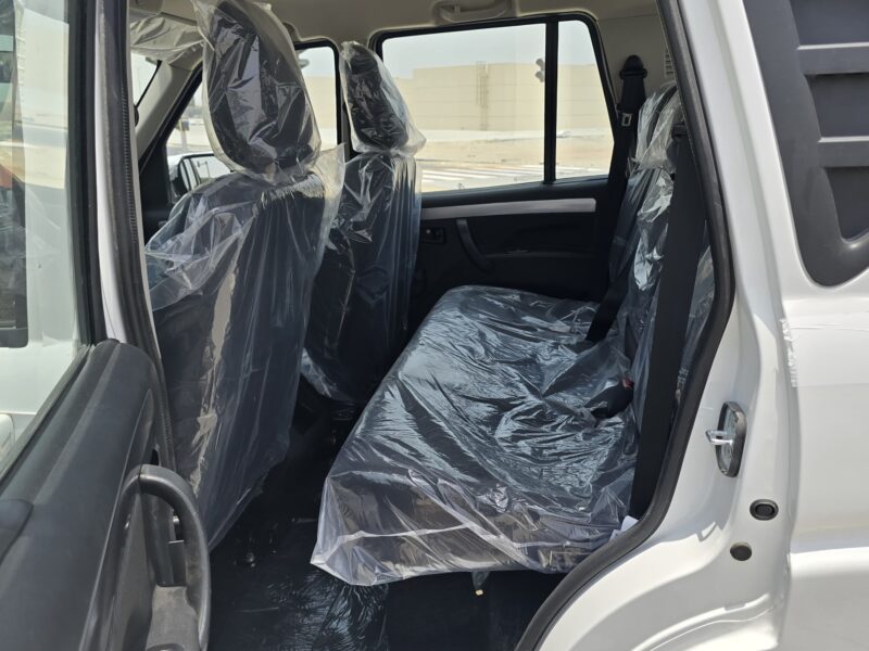 2025 Mahindra S6 Pickup 4x4 DC MT 2.2L 4 Cylinder Engine Diesel White Black