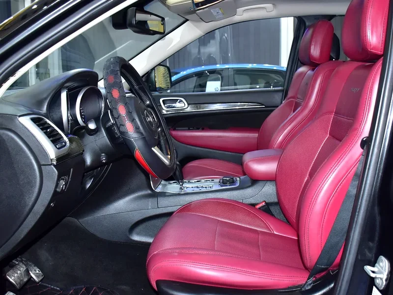 2012 Jeep Grand Cherokee Srt8 8 Cylinder Petrol Engine Black Red SUV GCC