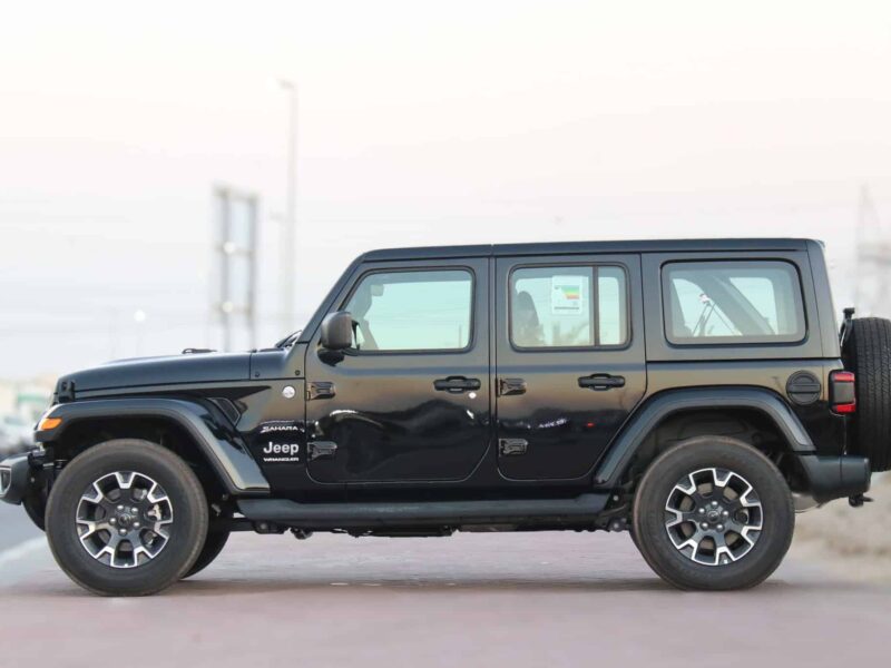 2024 Jeep Wrangler Unlimited Sahara 2.0L 4 Cylinders Engine Black Clear Coat