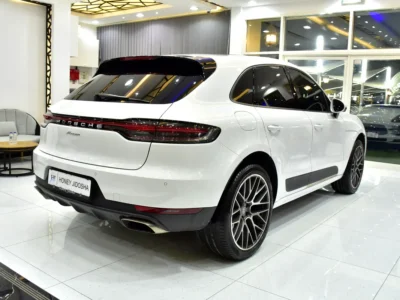 2020 Porsche Macan Standard 4 Cylinders Petrol Engine White Red Crossover
