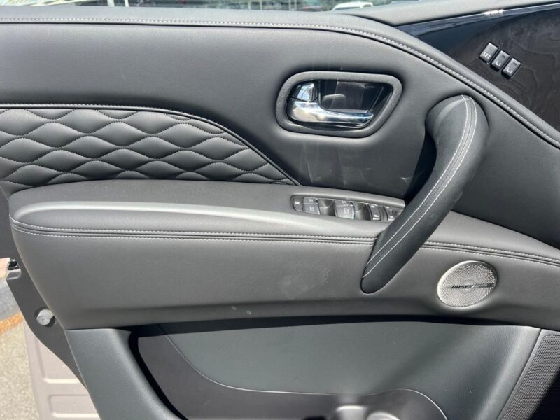 2024 Infiniti QX80 Luxury 5.6 Litres 8 Cylinder Petrol Engine White Black SUV