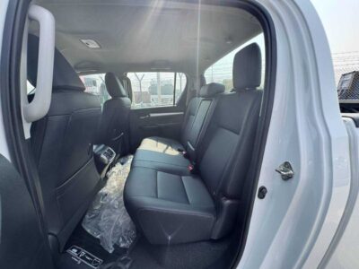 2025 Toyota Hilux TOP-LINE 2.8L 4 Cylinder Diesel Engine White Black RHD