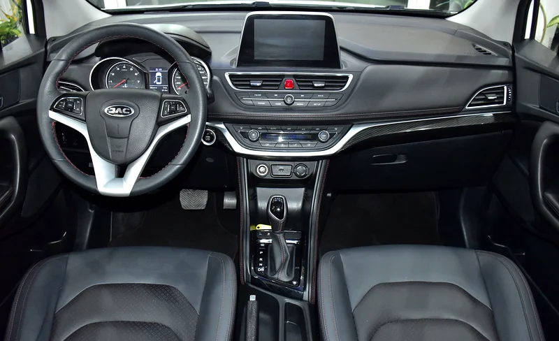 2023 JAC S3 Luxury 4 Cylinders Petrol Engine White Black Crossover GCC